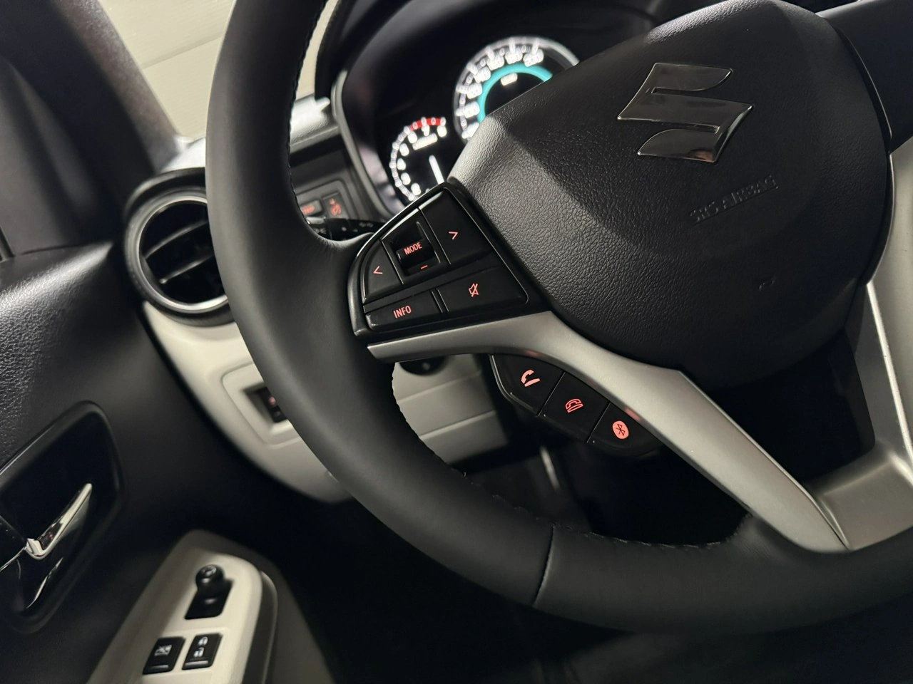 Suzuki Ignis - Zdjęcie 24