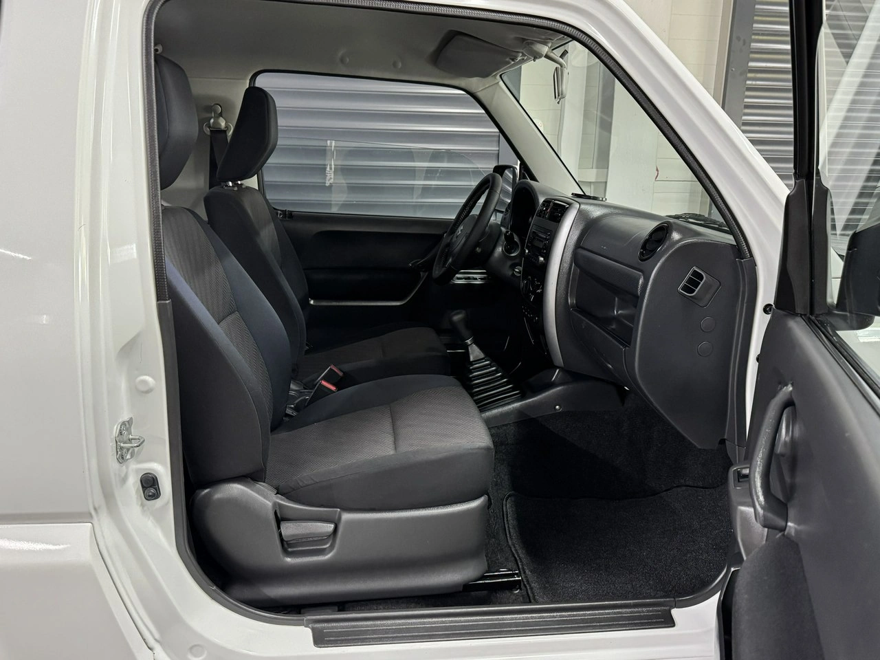 Suzuki Jimny - Zdjęcie 11