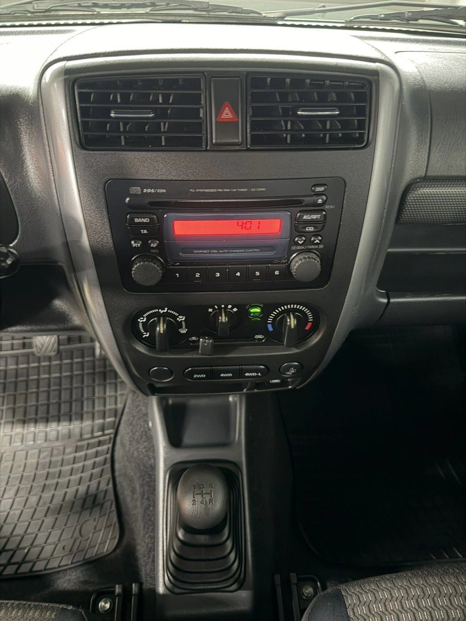 Suzuki Jimny - Zdjęcie 23