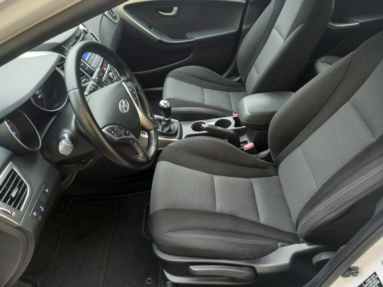 Hyundai i30 - Zdjęcie 24