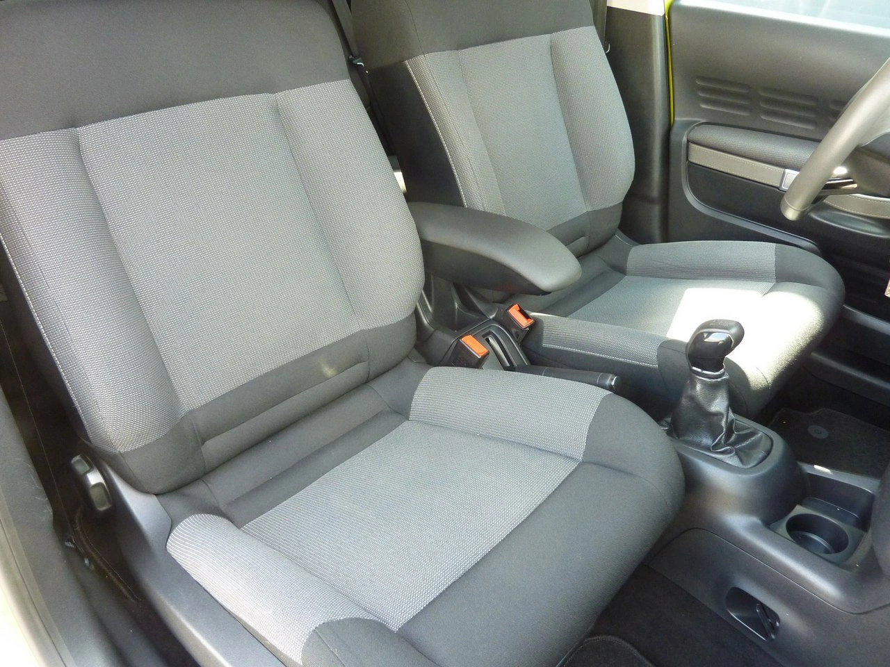 Citroën C4 Cactus - Zdjęcie 17