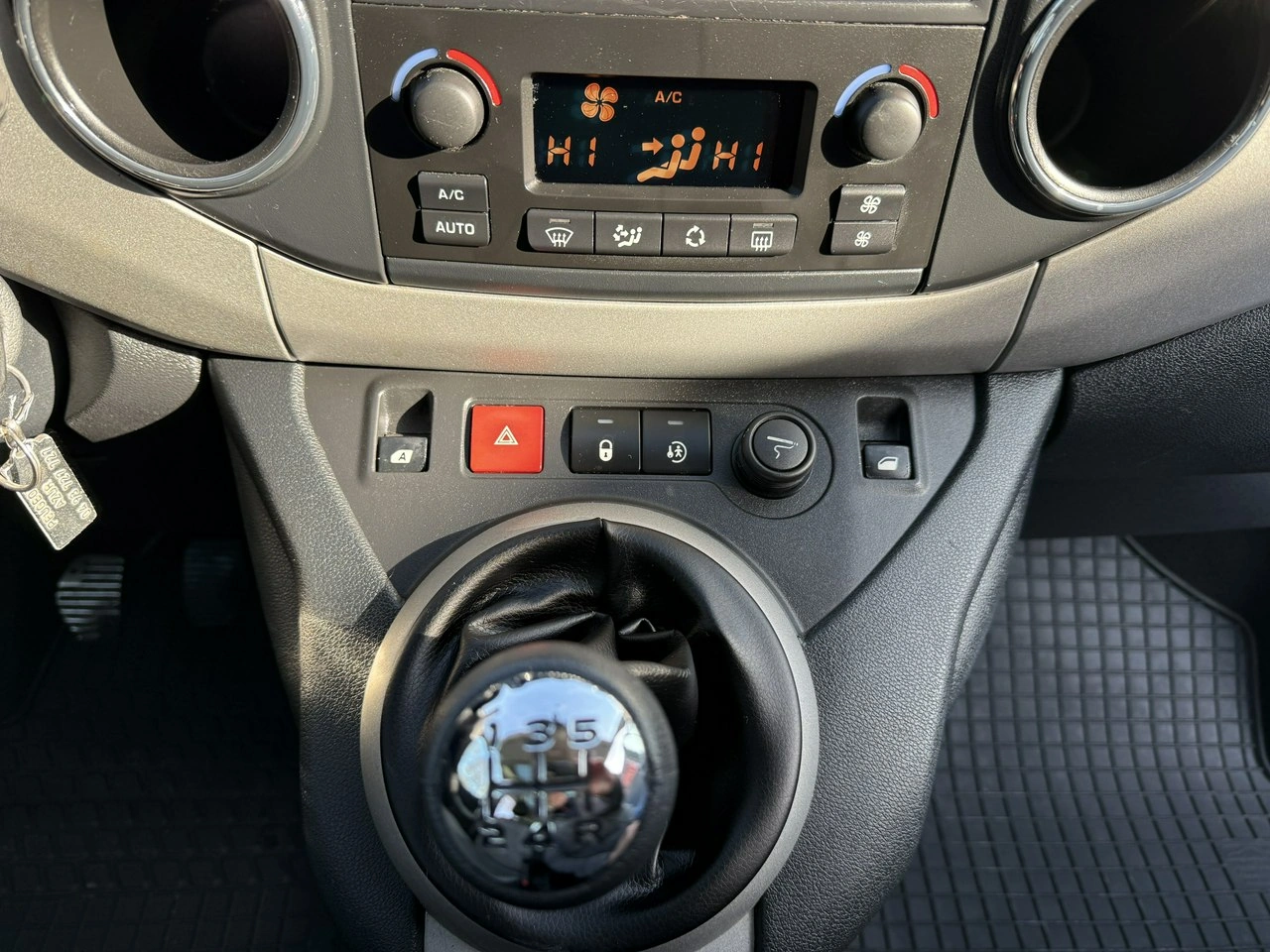 Peugeot Partner - Zdjęcie 20