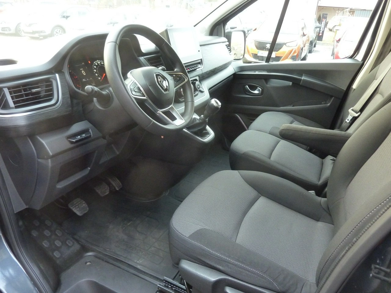 Renault Trafic - Zdjęcie 10