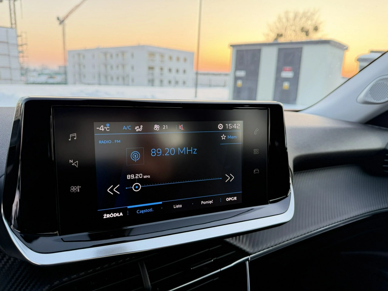 Peugeot 2008 - Zdjęcie 24