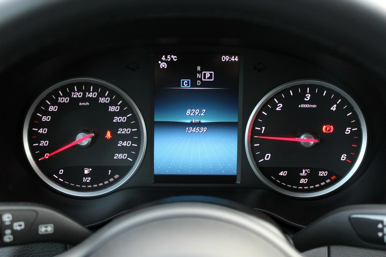 Mercedes C 200 - Zdjęcie 13