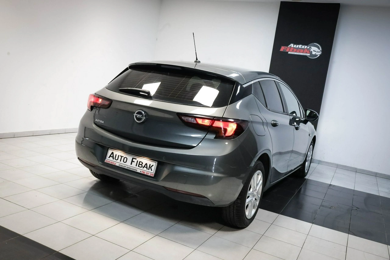 Opel Astra - Zdjęcie 9