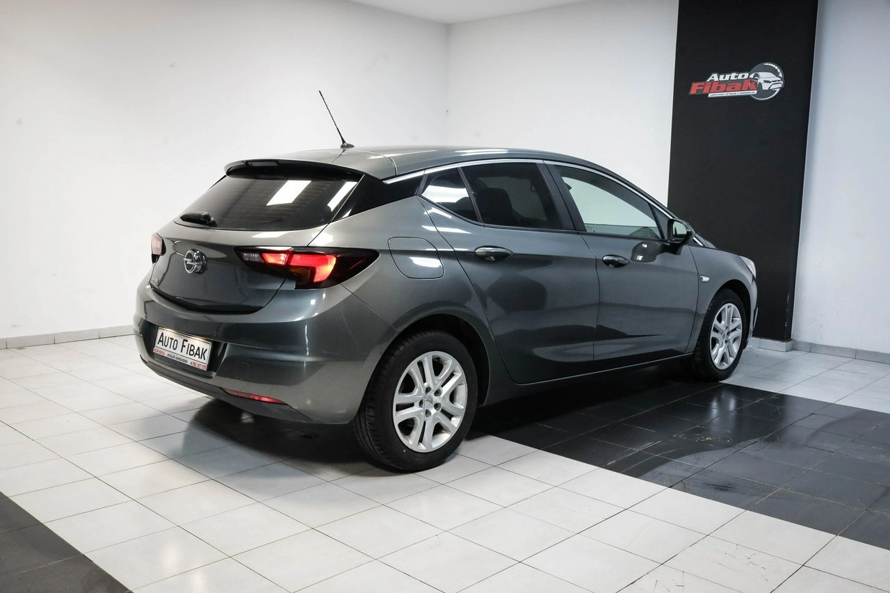 Opel Astra - Zdjęcie 10