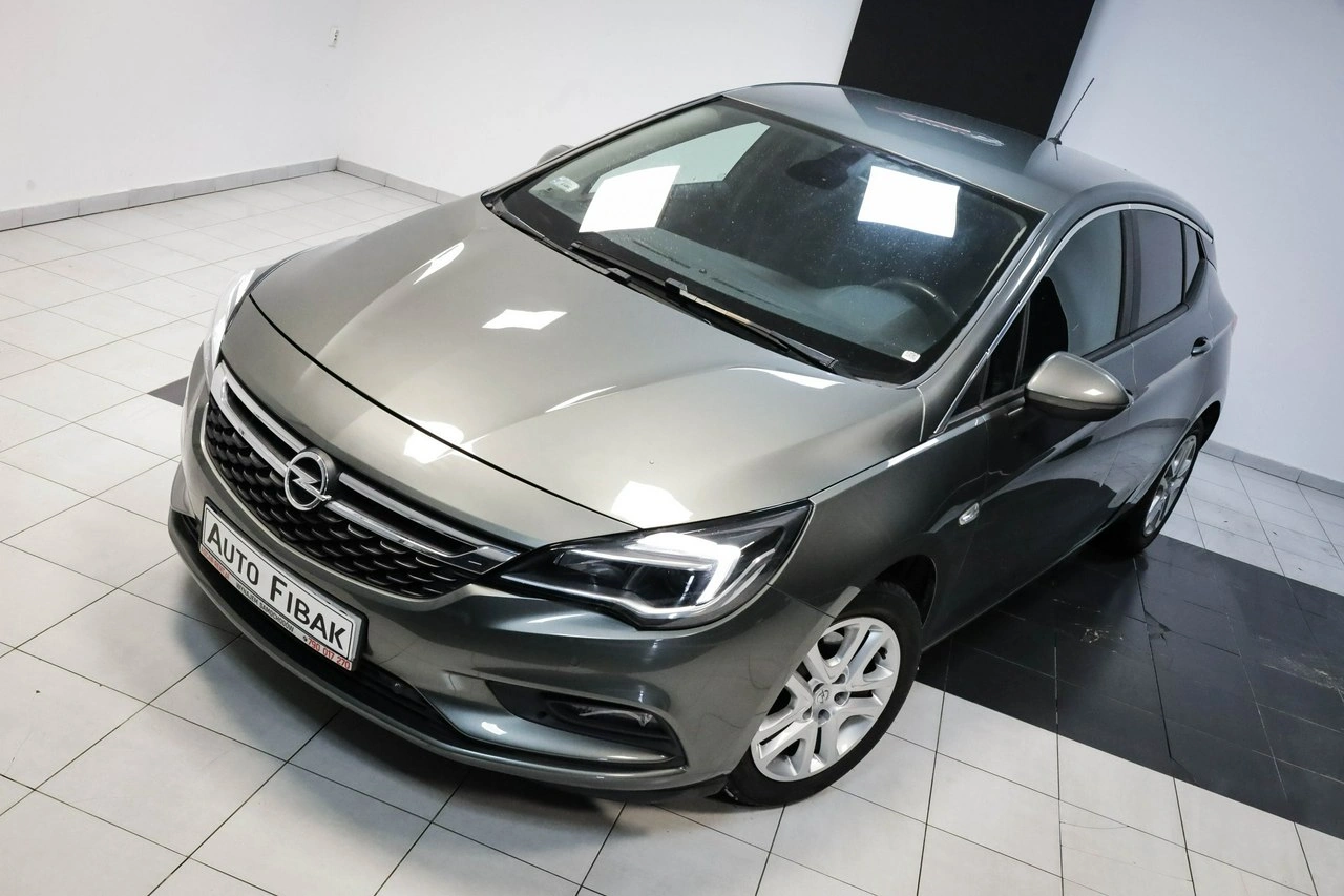 Opel Astra - Zdjęcie 2