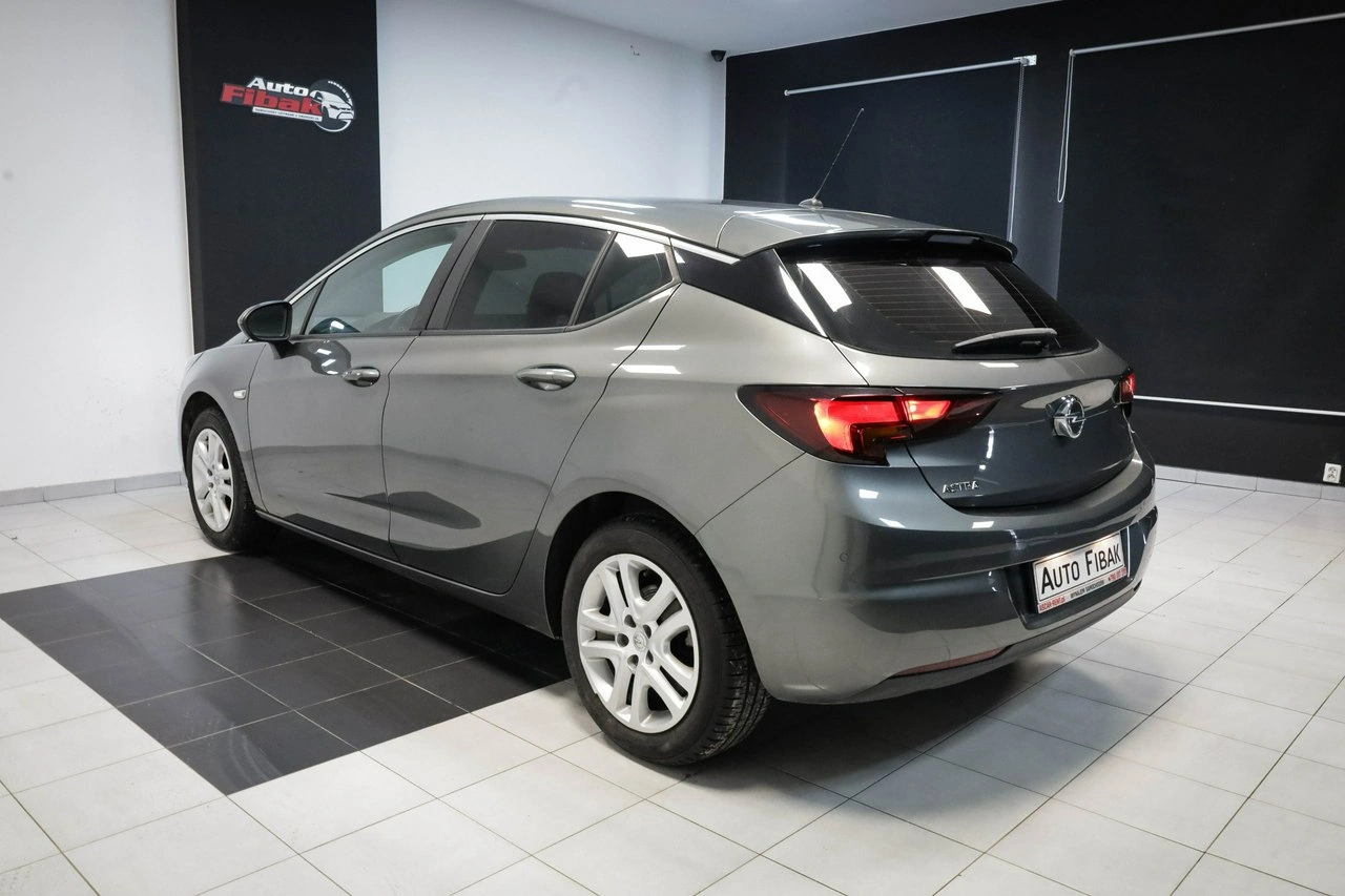 Opel Astra - Zdjęcie 6
