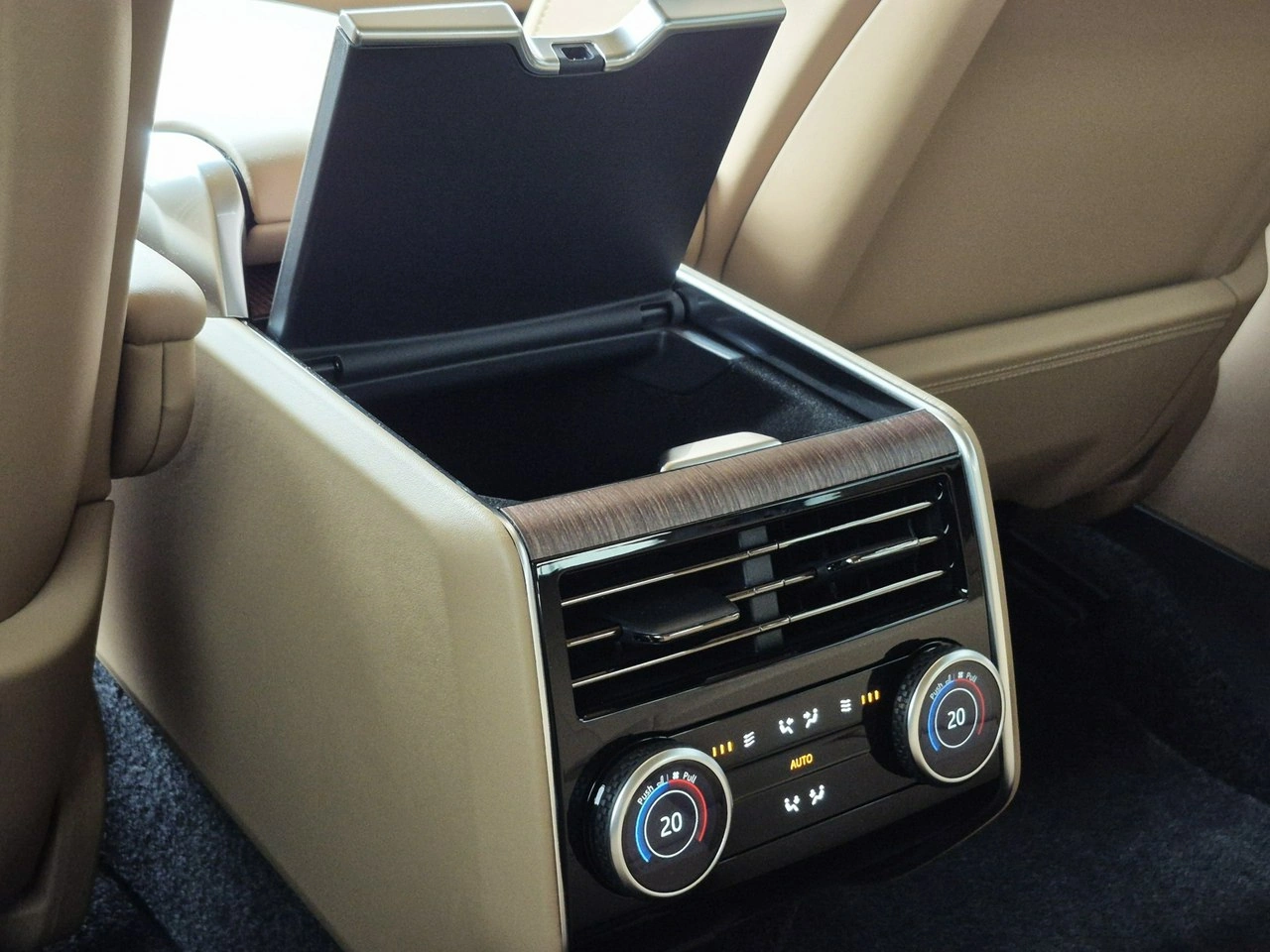 Land Rover Range Rover - Zdjęcie 28