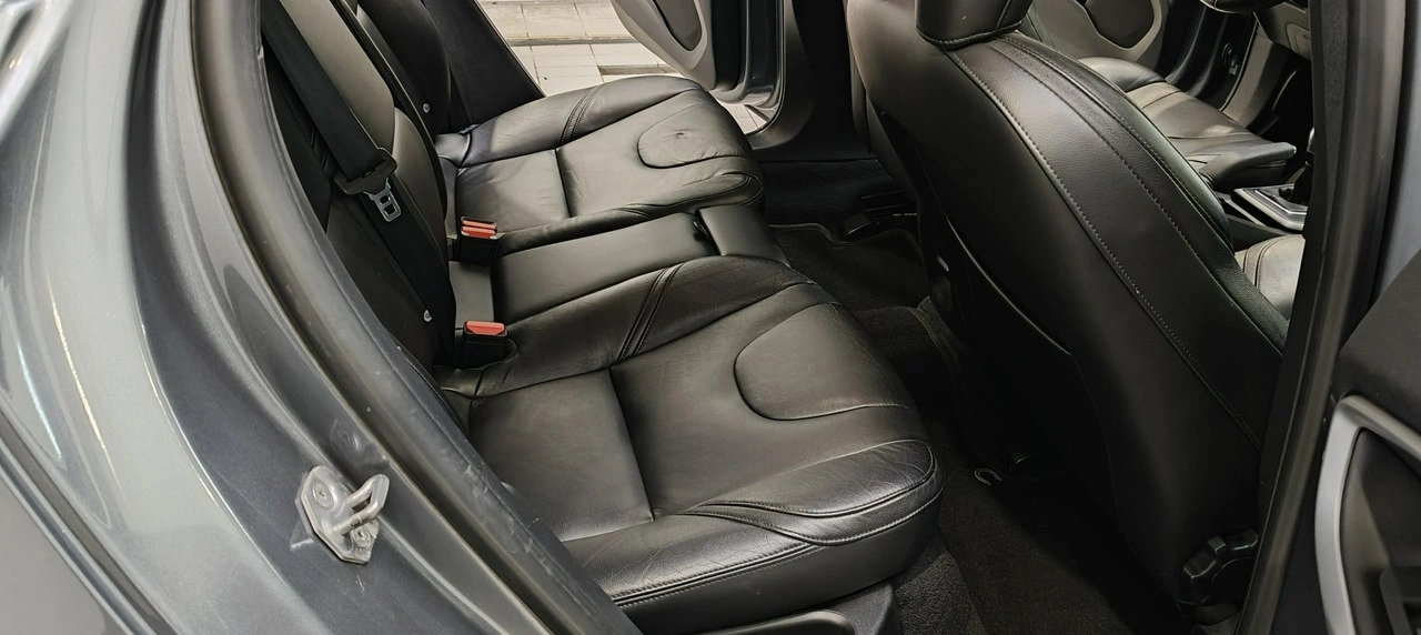 Volvo V40 - Zdjęcie 10