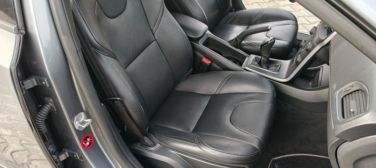 Volvo V40 - Zdjęcie 22