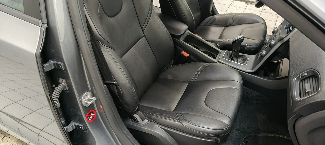 Volvo V40 - Zdjęcie 8