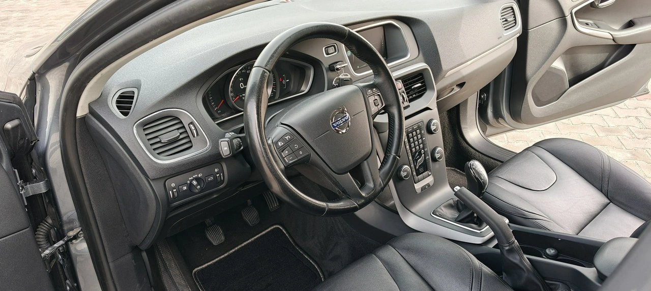 Volvo V40 - Zdjęcie 8