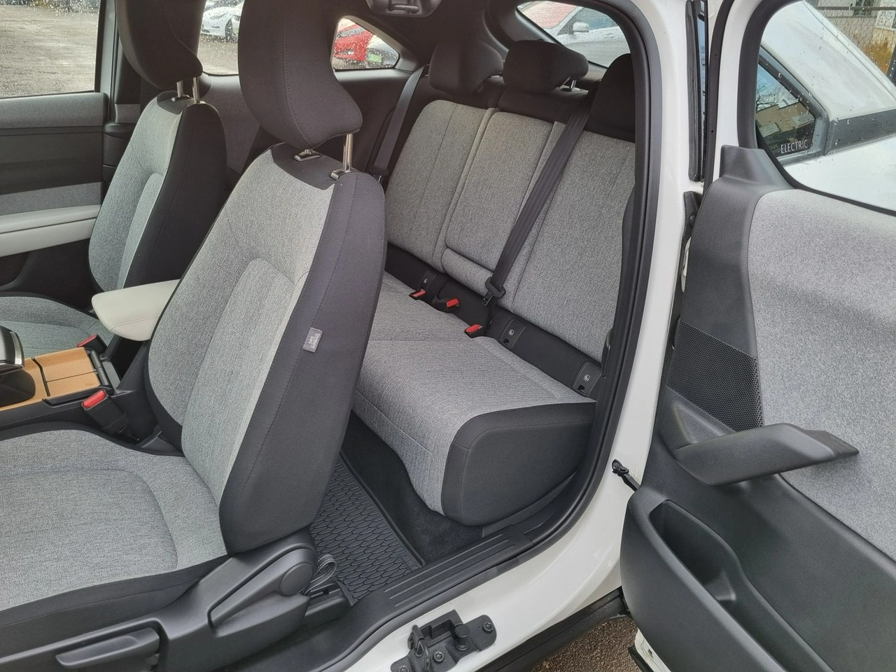 Mazda MX-30 - Zdjęcie 16