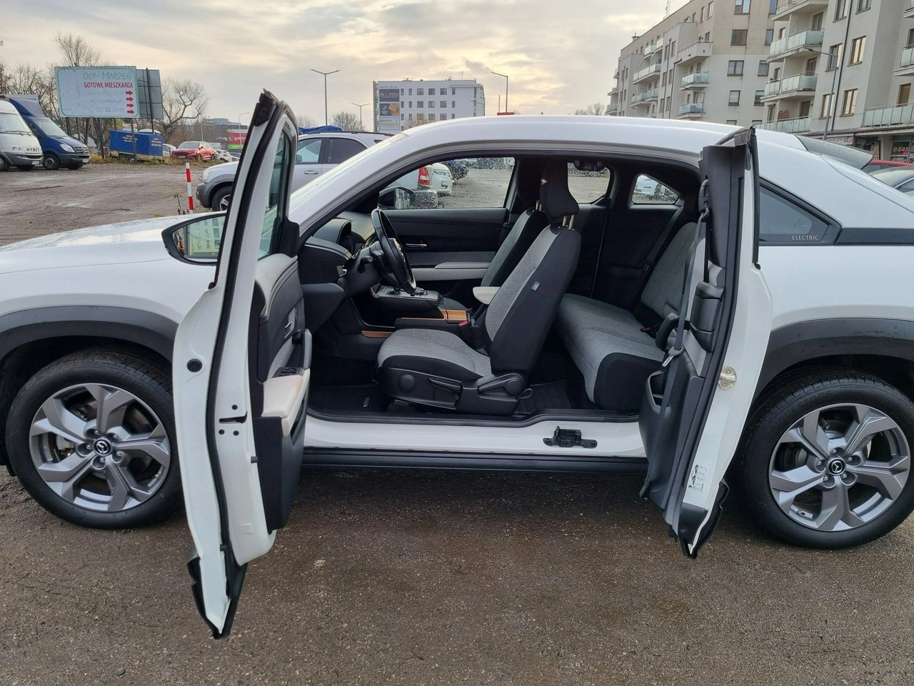 Mazda MX-30 - Zdjęcie 17