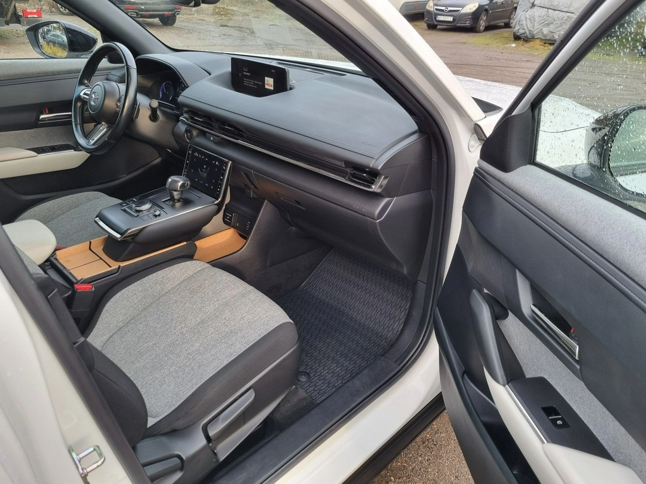 Mazda MX-30 - Zdjęcie 18