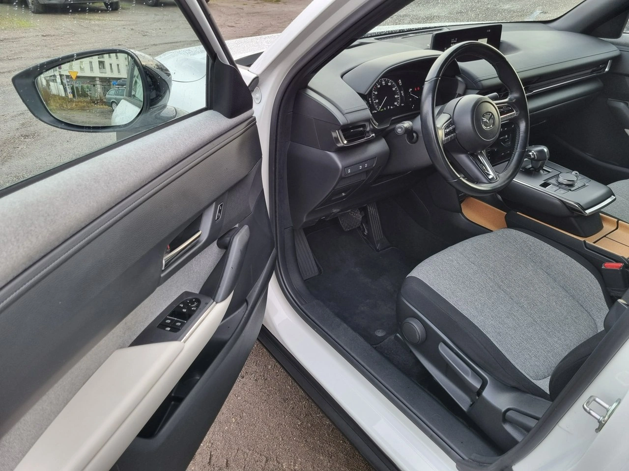 Mazda MX-30 - Zdjęcie 14