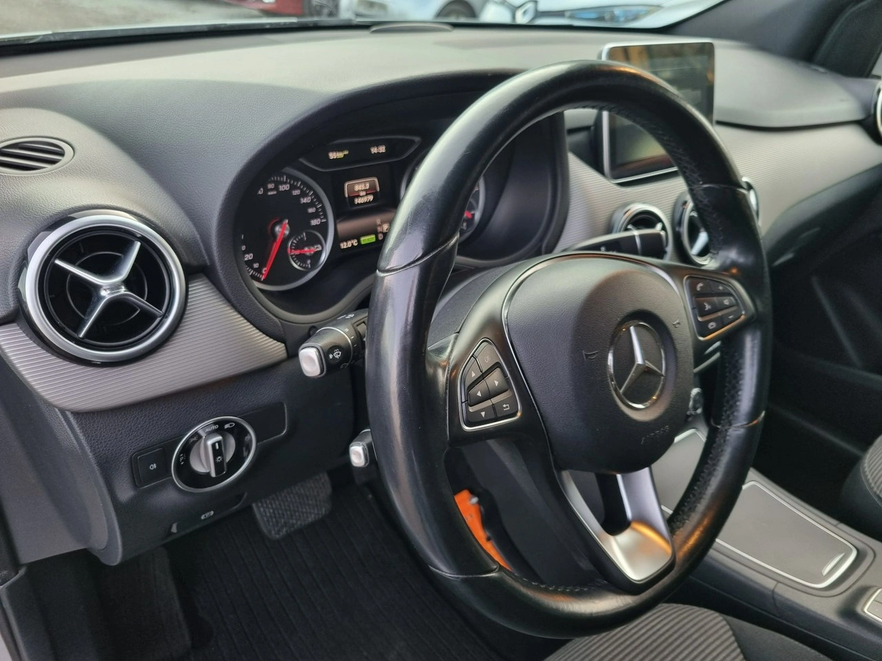 Mercedes B 250 - Zdjęcie 13