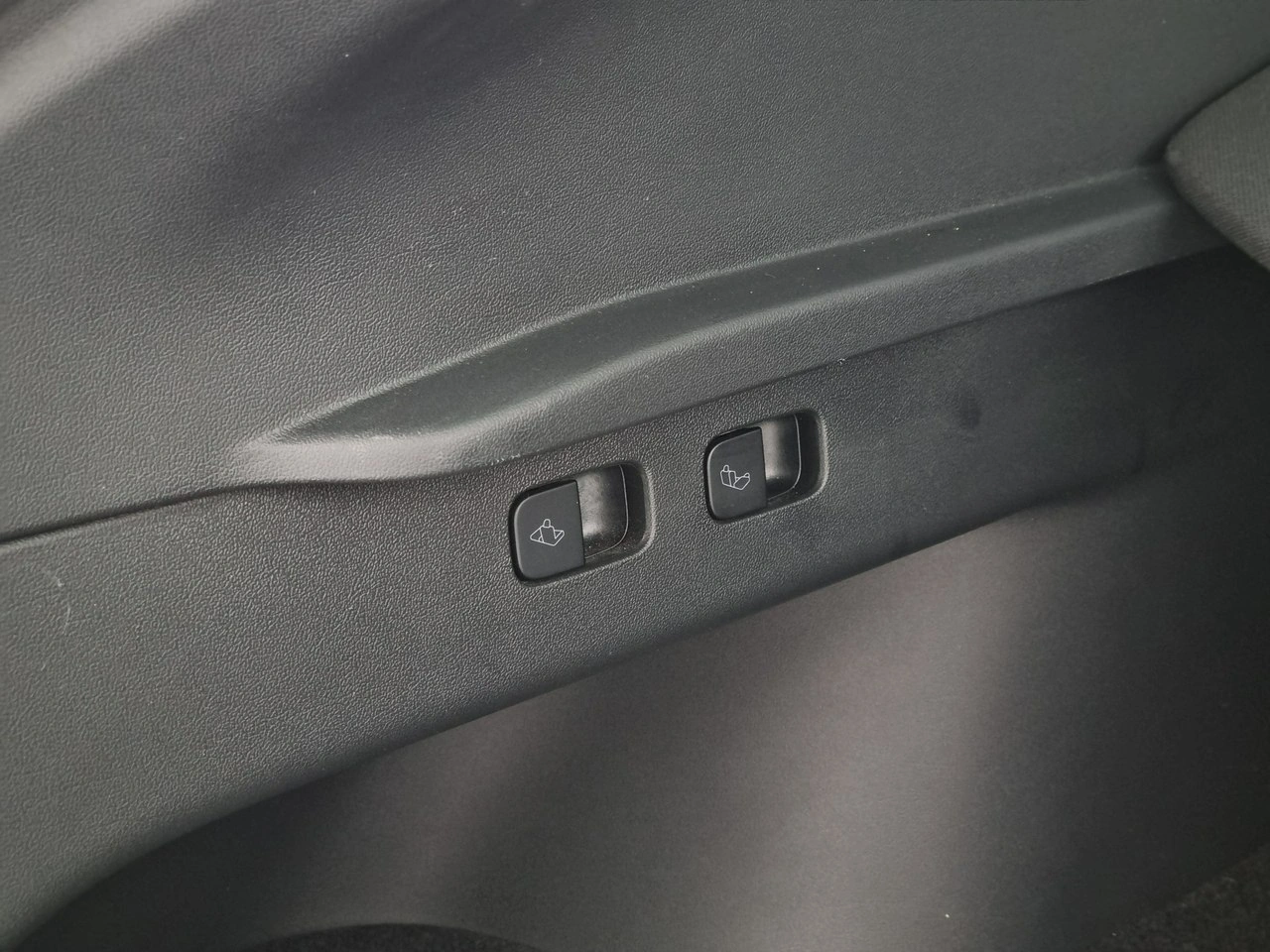 Tesla Y - Zdjęcie 29