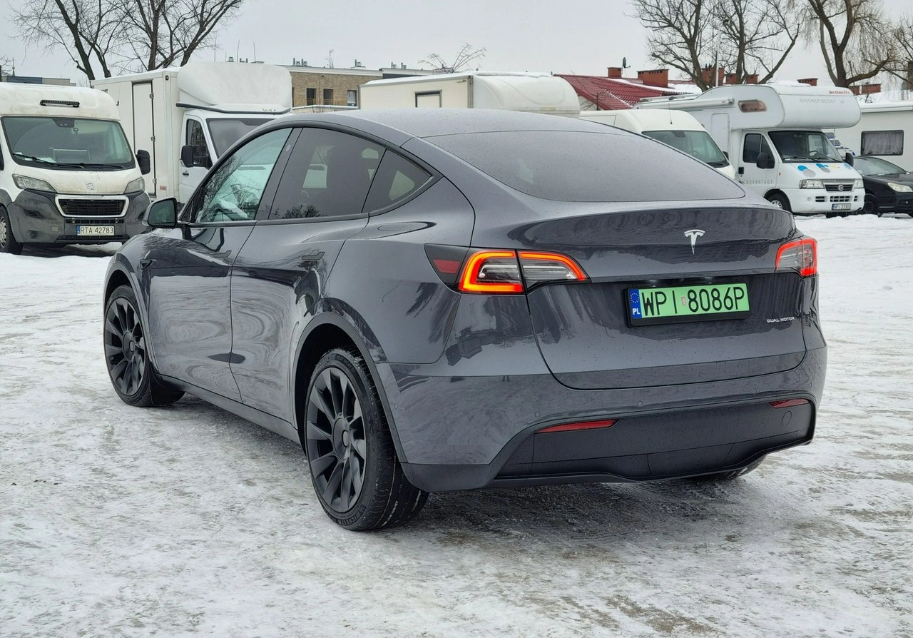 Tesla Y - Zdjęcie 2
