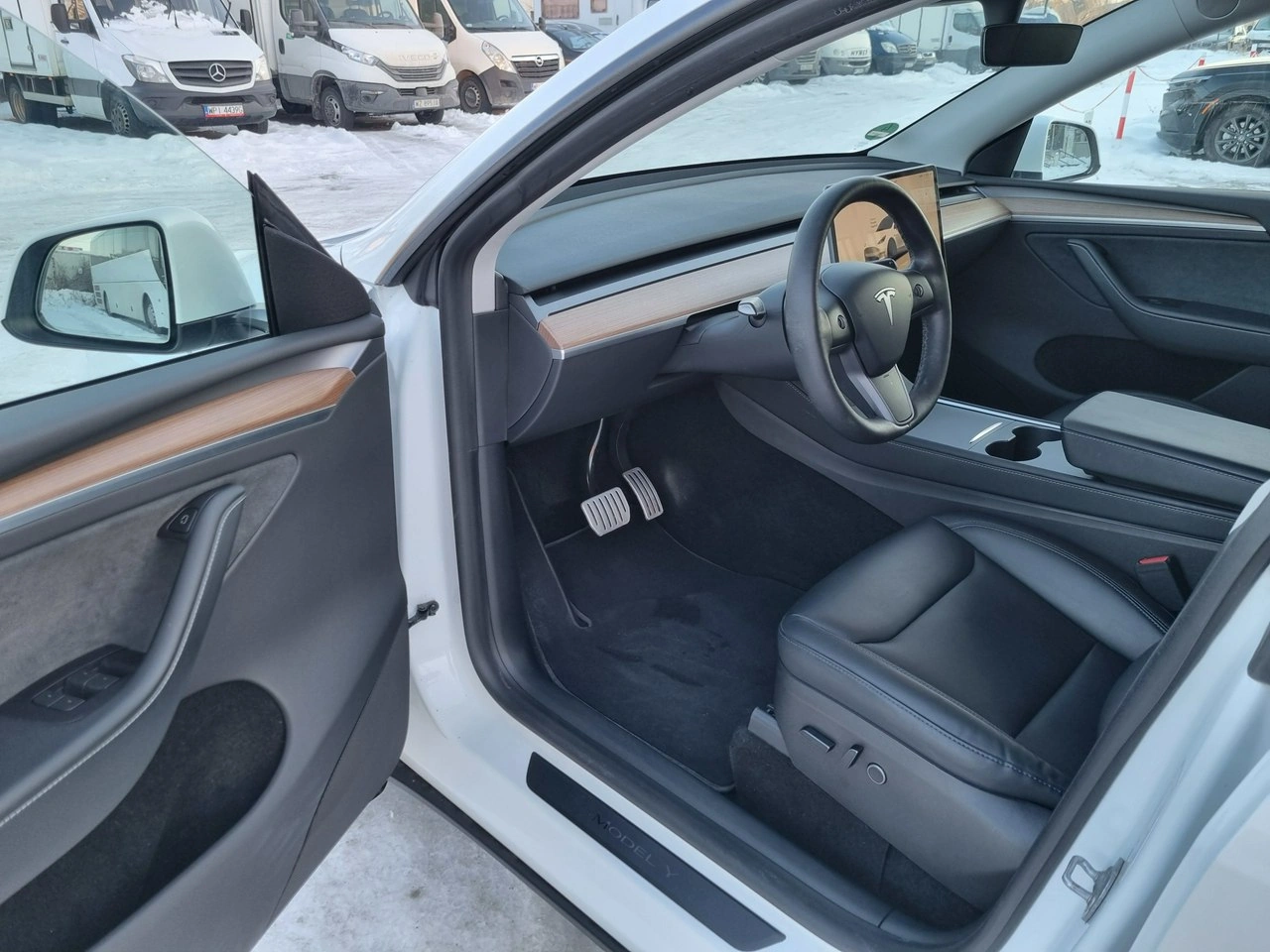 Tesla Y - Zdjęcie 14