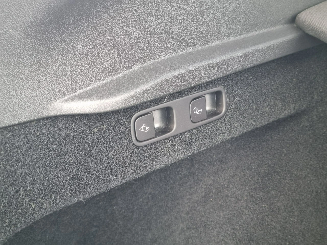 Tesla Y - Zdjęcie 26