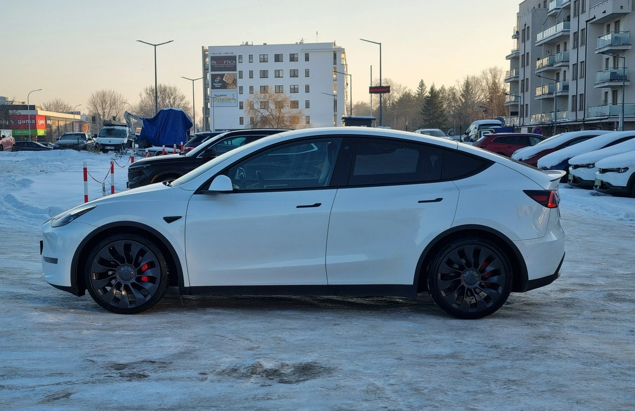 Tesla Y - Zdjęcie 1