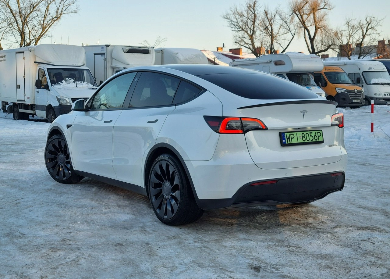 Tesla Y - Zdjęcie 2