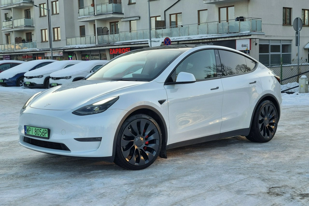 Tesla Y - Główne zdjęcie