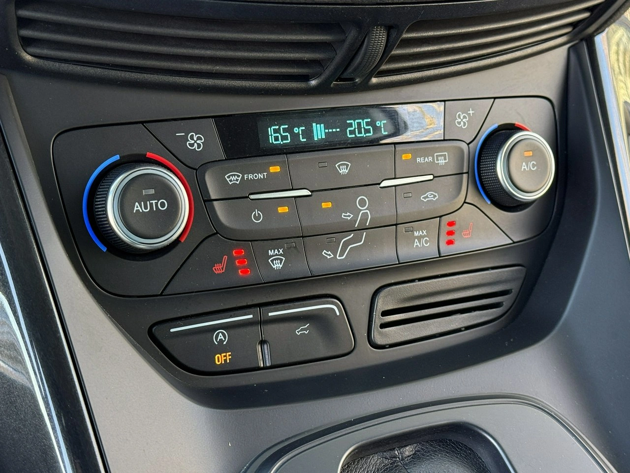 Ford Kuga - Zdjęcie 6