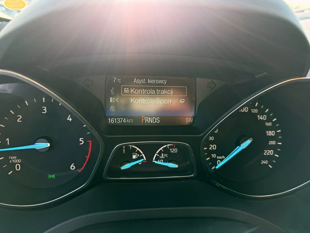 Ford Kuga - Zdjęcie 9