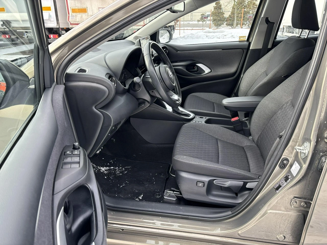 Toyota Yaris - Zdjęcie 10