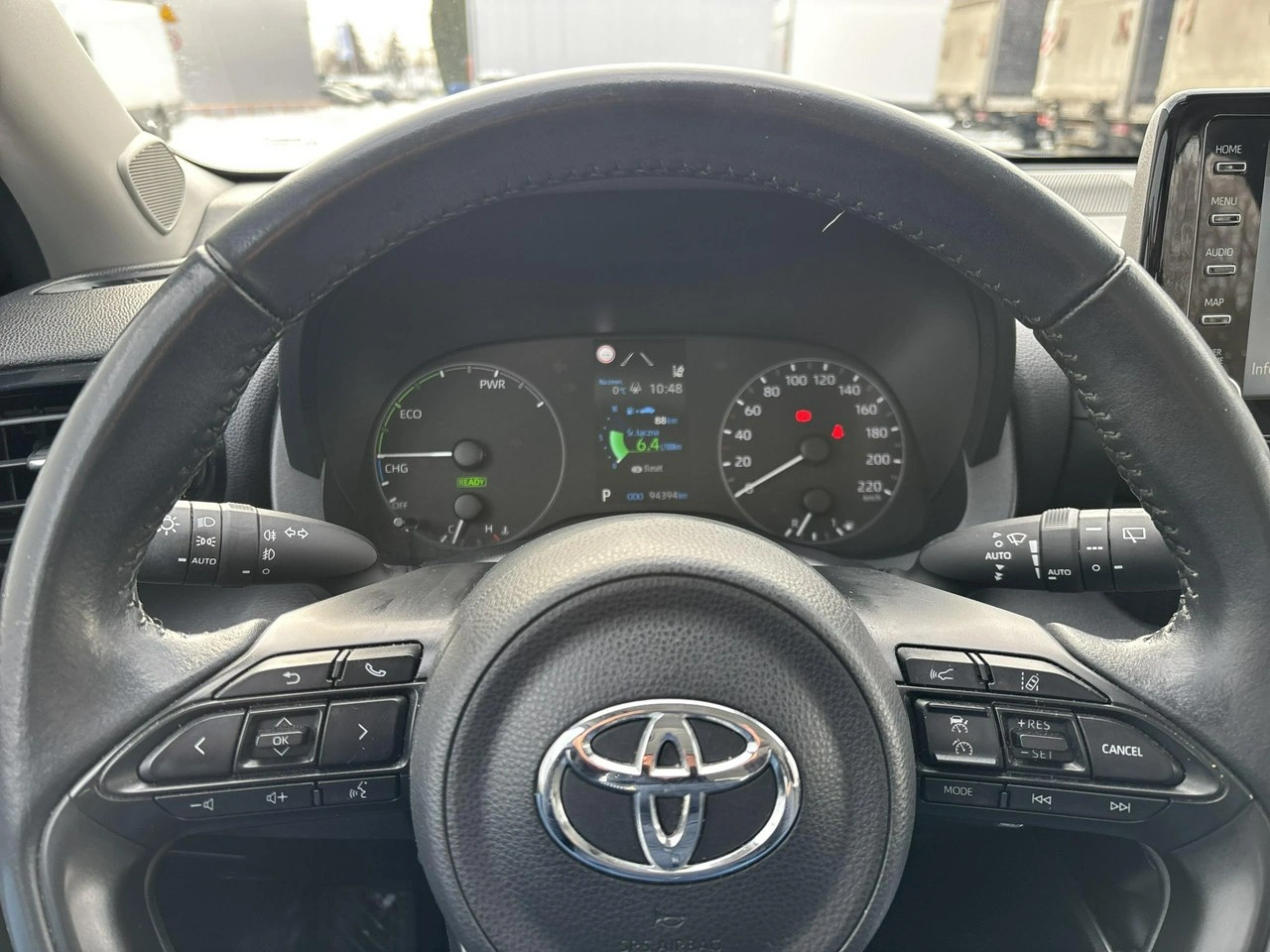 Toyota Yaris - Zdjęcie 24