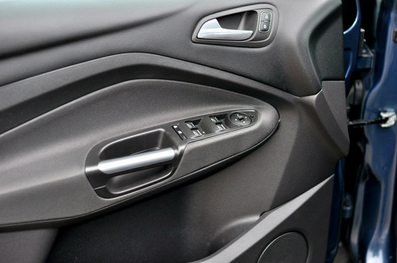 Ford C-MAX - Zdjęcie 12