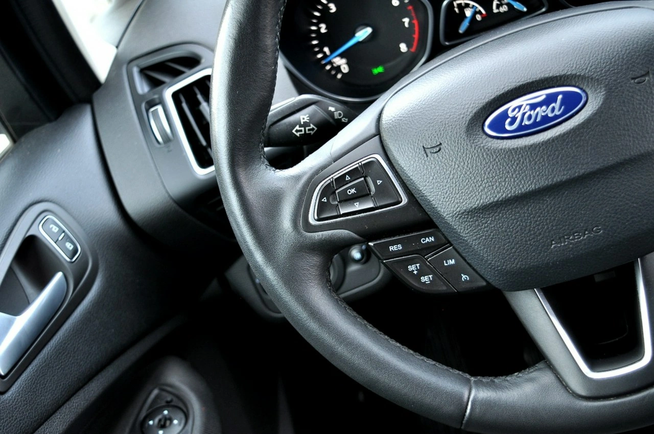 Ford C-MAX - Zdjęcie 15