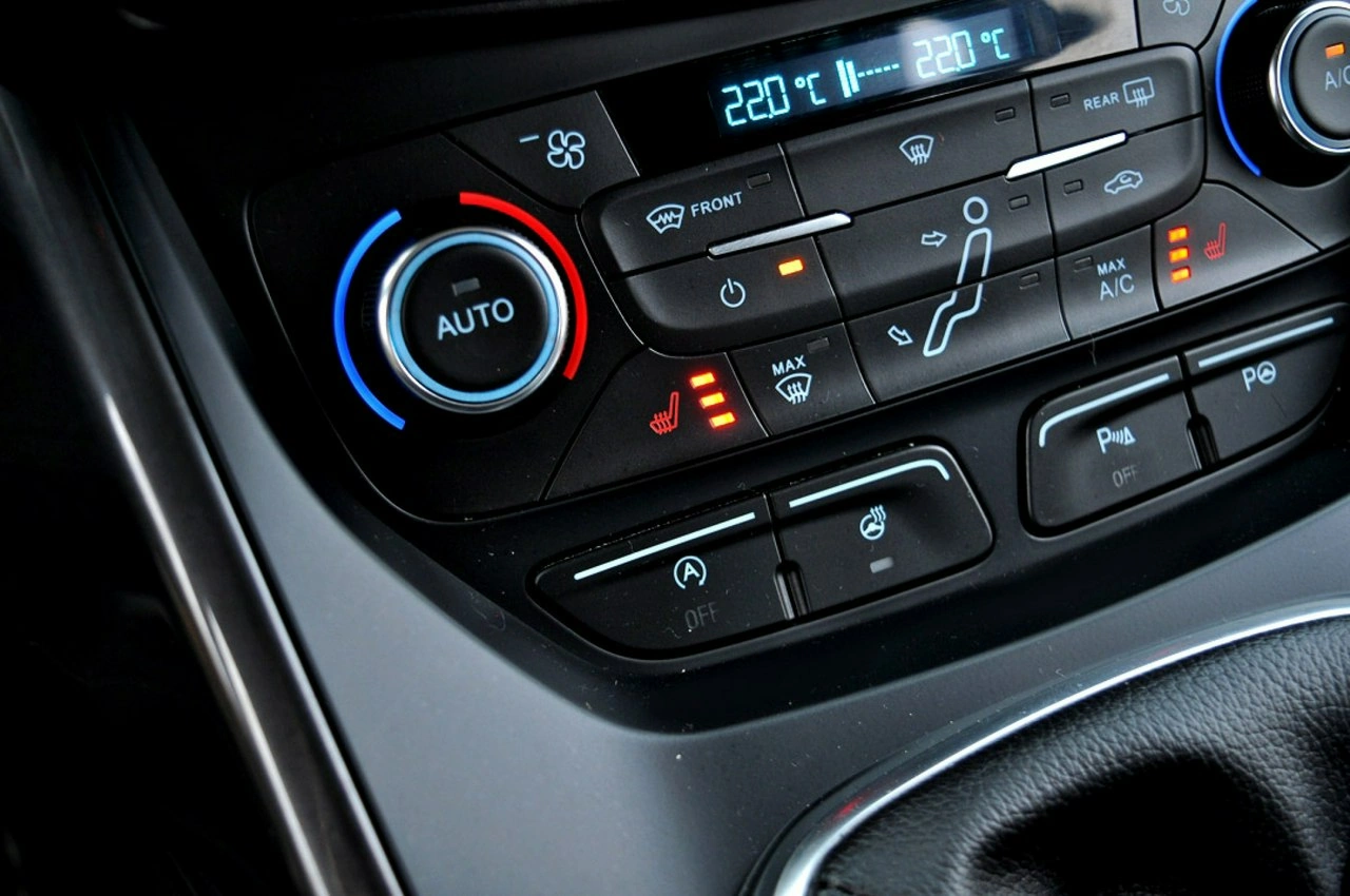 Ford C-MAX - Zdjęcie 23