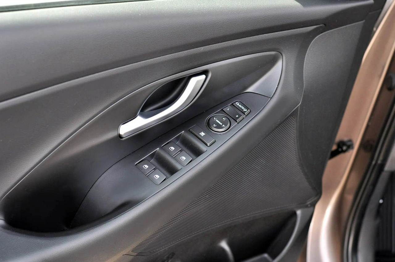 Hyundai i30 - Zdjęcie 15