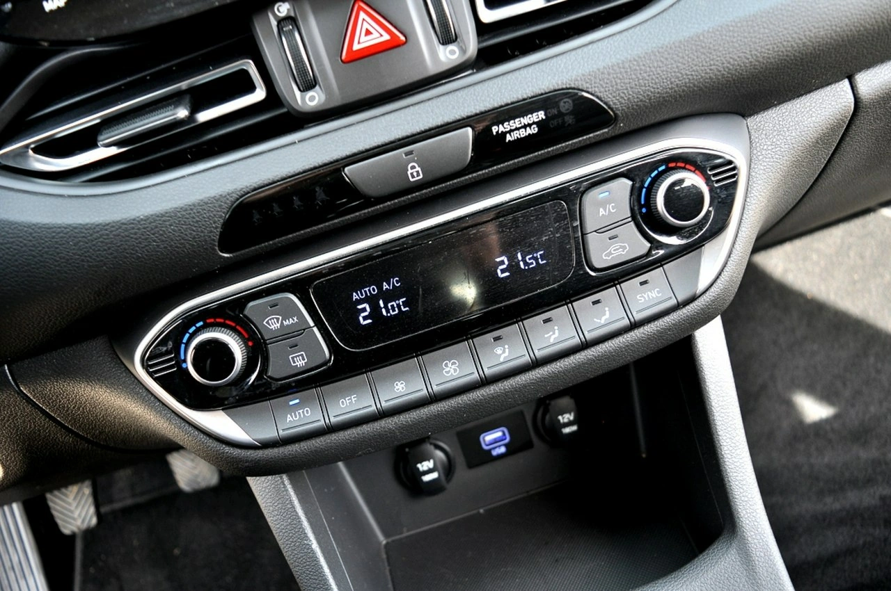 Hyundai i30 - Zdjęcie 22