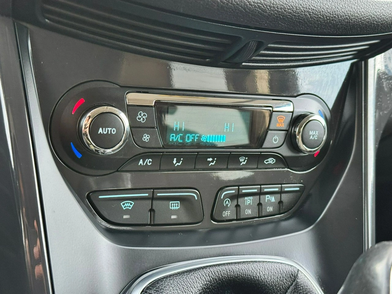 Ford Kuga - Zdjęcie 21