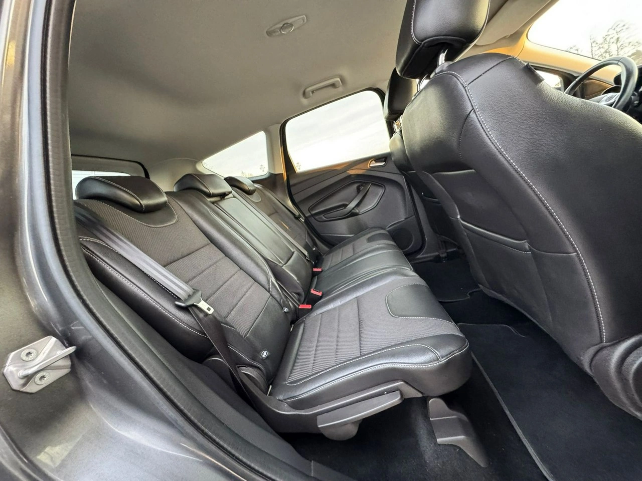 Ford Kuga - Zdjęcie 25