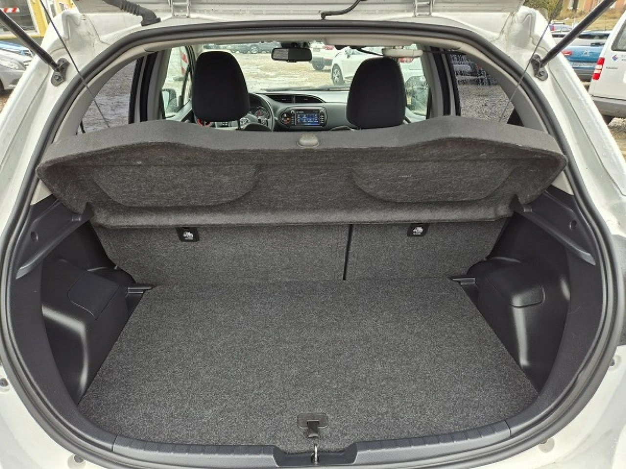 Toyota Yaris - Zdjęcie 16