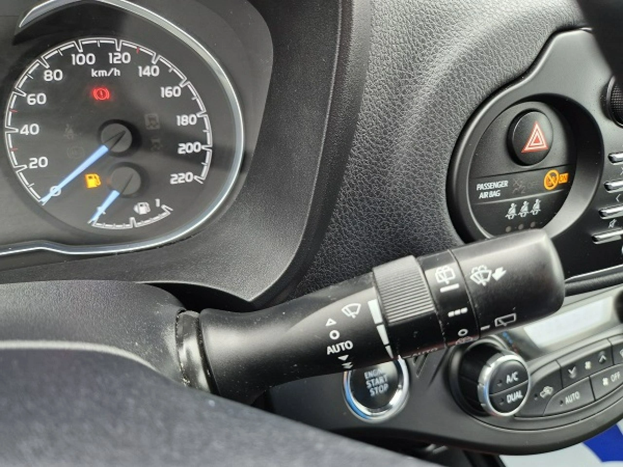 Toyota Yaris - Zdjęcie 25