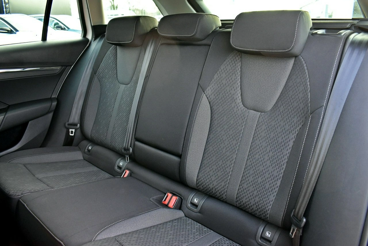 Skoda Octavia - Zdjęcie 12