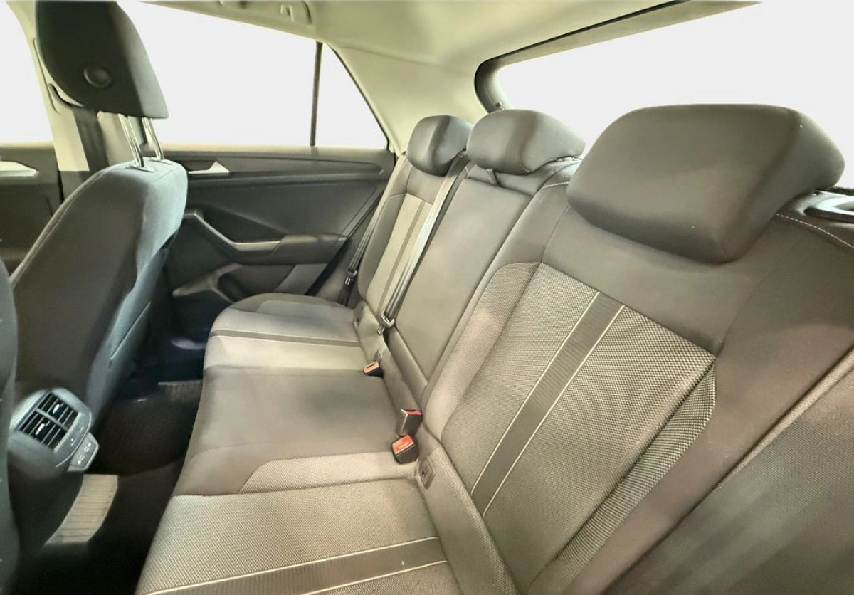 Volkswagen T-Roc - Zdjęcie 13