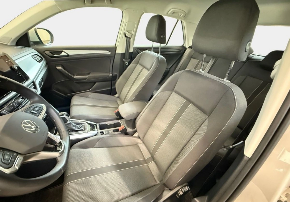 Volkswagen T-Roc - Zdjęcie 18