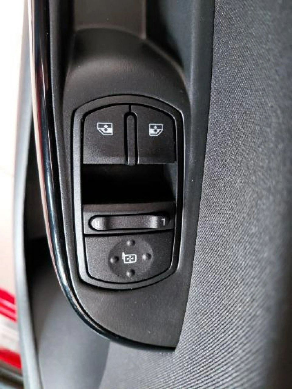 Opel Corsa - Zdjęcie 10