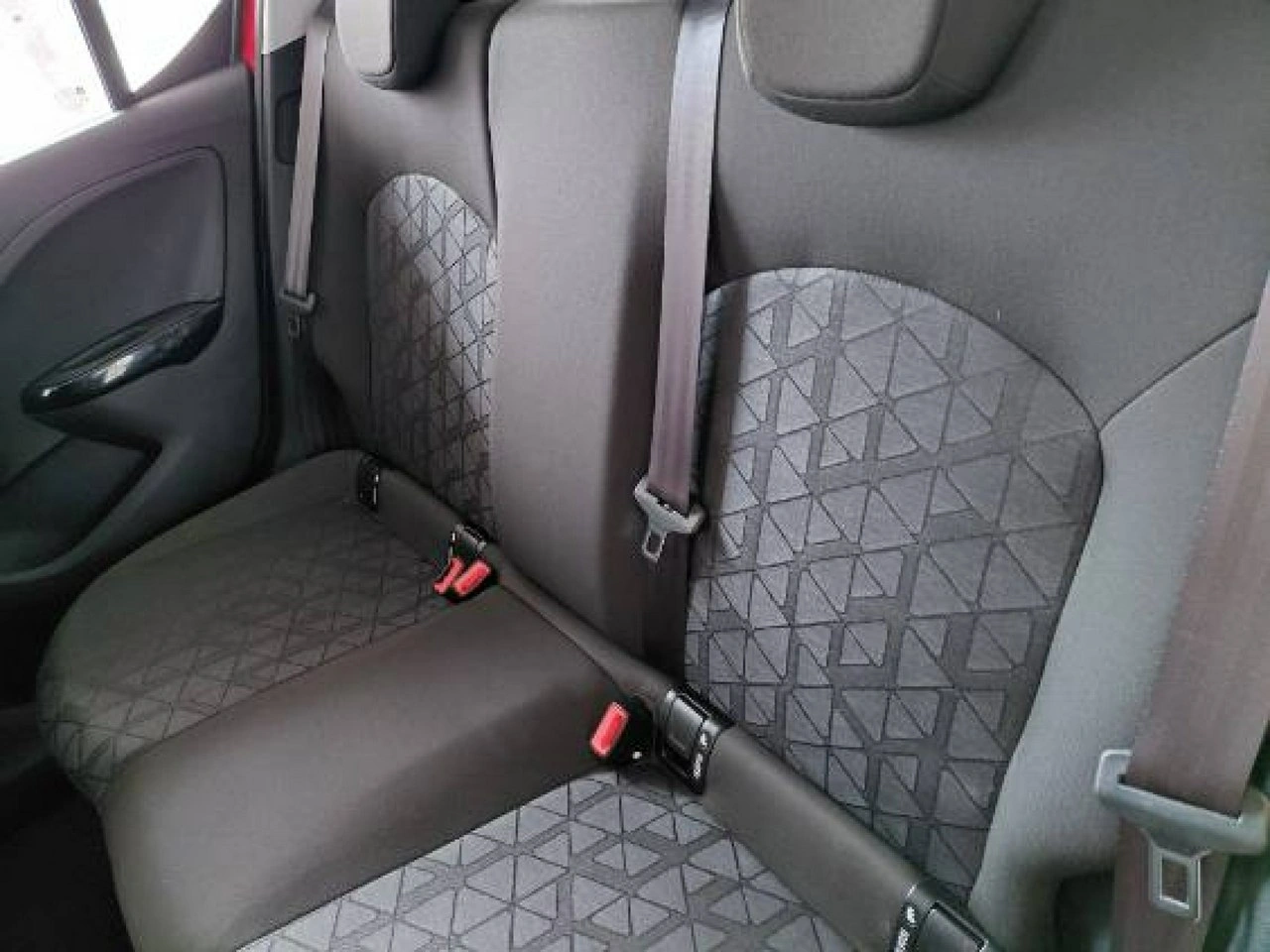 Opel Corsa - Zdjęcie 12