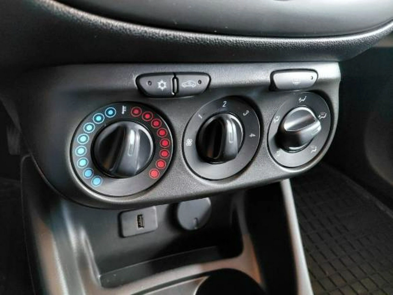 Opel Corsa - Zdjęcie 7