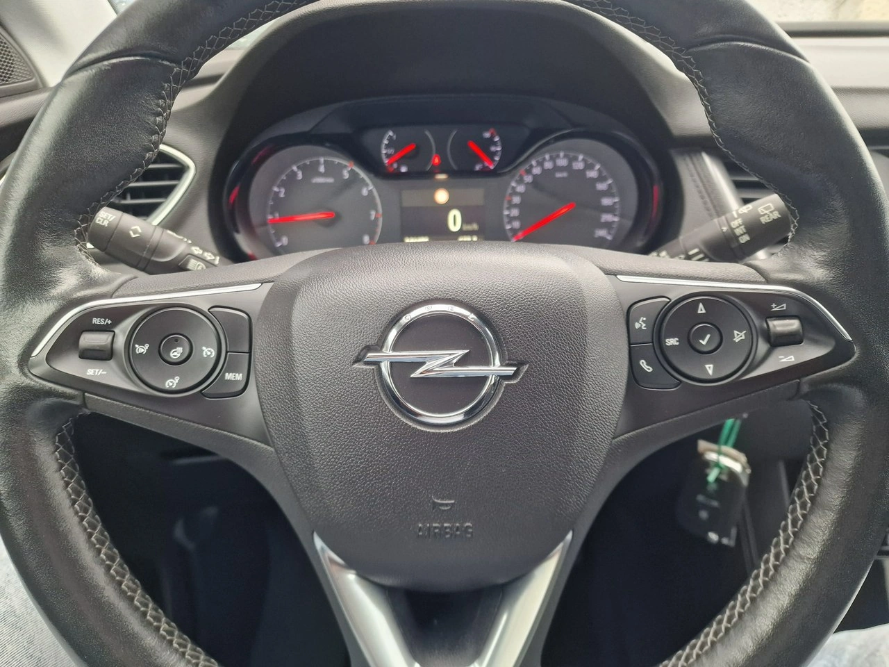 Opel Grandland X - Zdjęcie 28